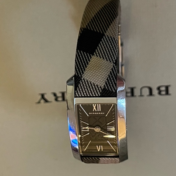 Burberry BU1060 Women’s Swiss Made Rectangular Watch – Nova Check Strap – - Picture 2 of 16